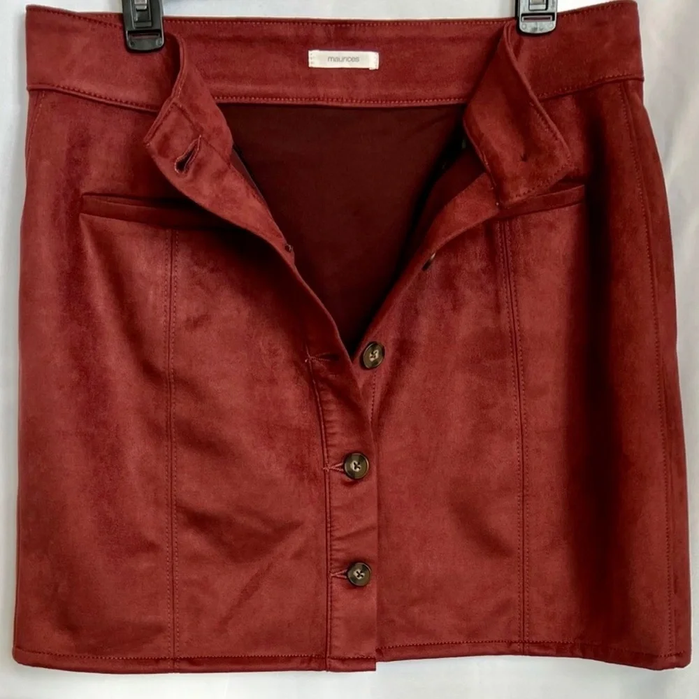 Maurices Faux Suede Button Down High Rise Burgundy Skirt Size 14‎